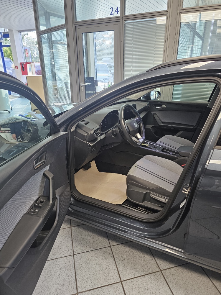Seat Leon Sportstourer  ST  bei Hoffmann Automobile in Wolfsburg kaufen und sofort mitnehmen - Bild 11