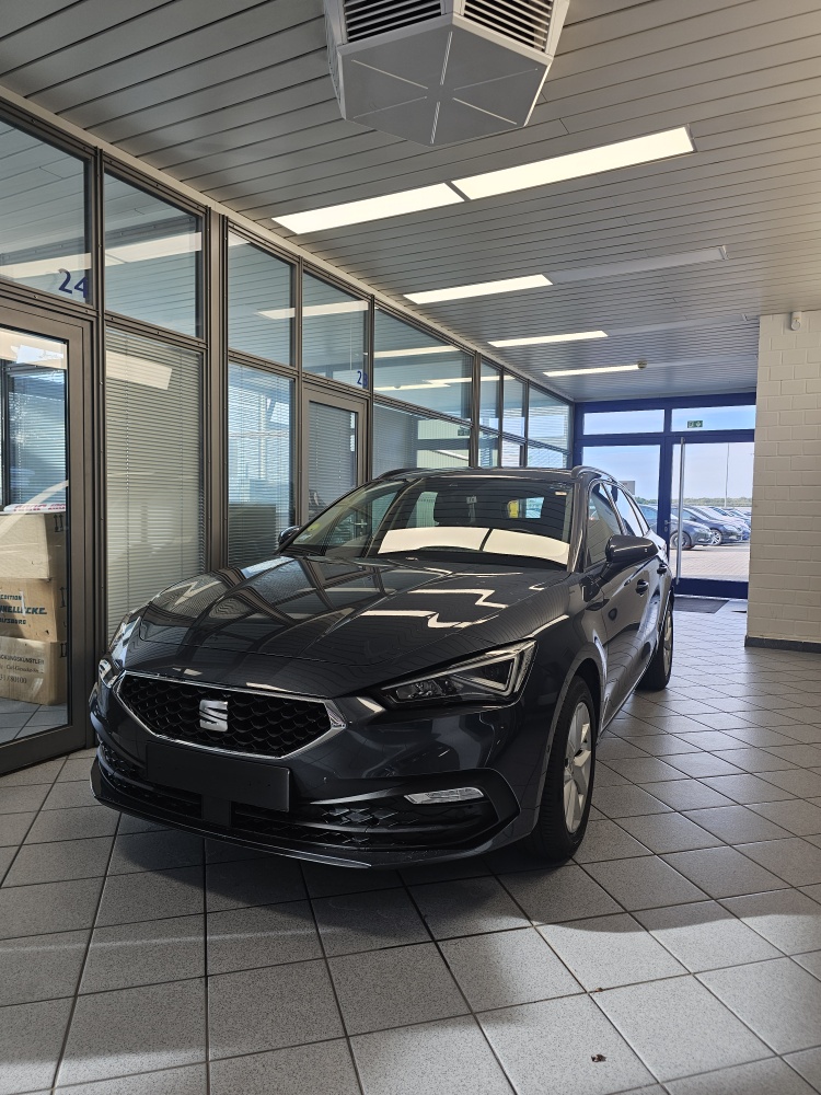 Seat Leon Sportstourer  ST  bei Hoffmann Automobile in Wolfsburg kaufen und sofort mitnehmen - Bild 15
