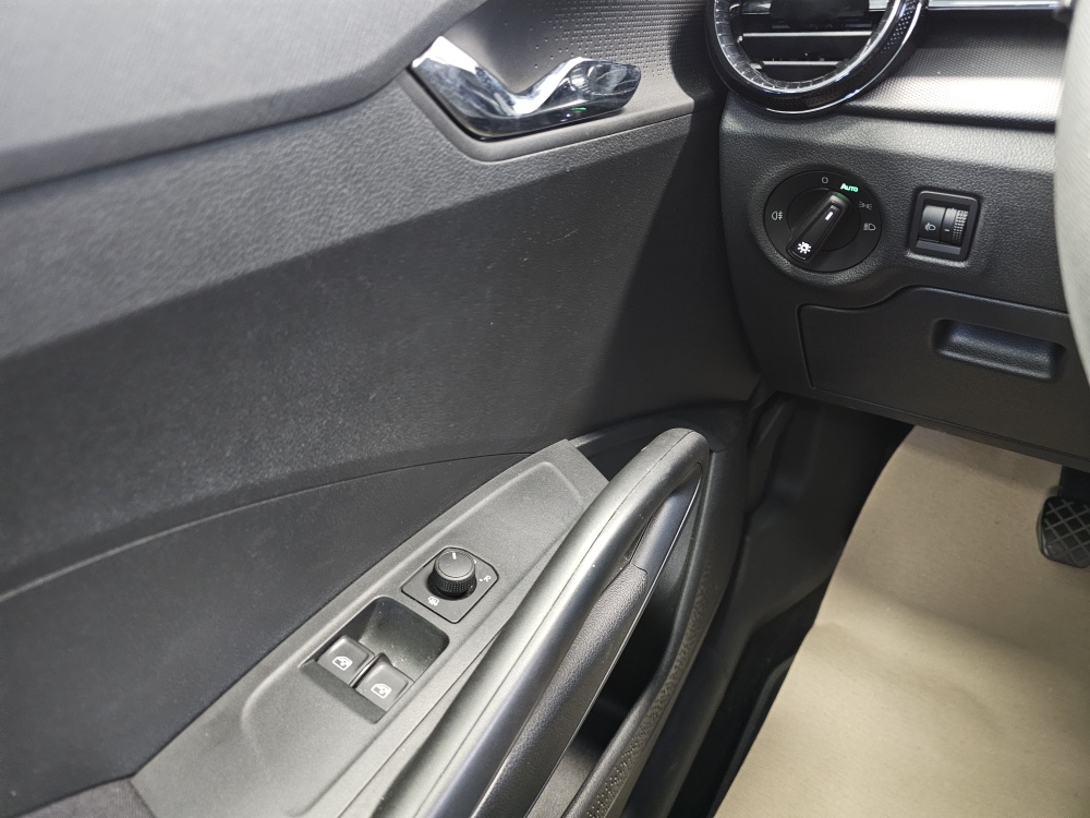Skoda Fabia  bei Hoffmann Automobile in Wolfsburg kaufen und sofort mitnehmen - Bild 13