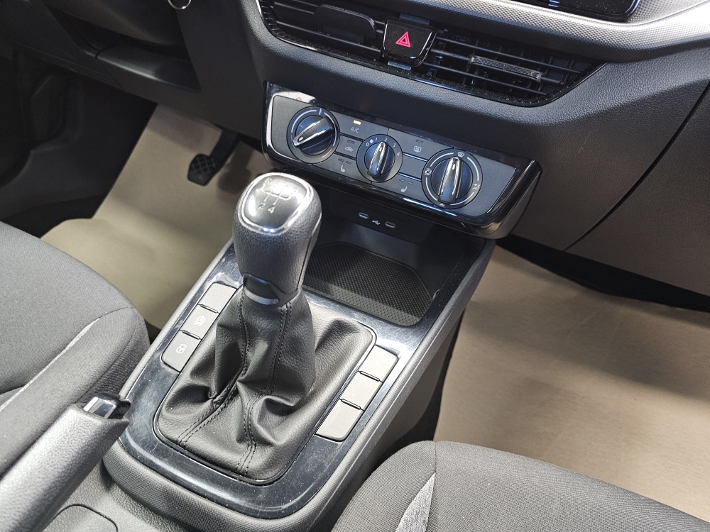Skoda Fabia  bei Hoffmann Automobile in Wolfsburg kaufen und sofort mitnehmen - Bild 6