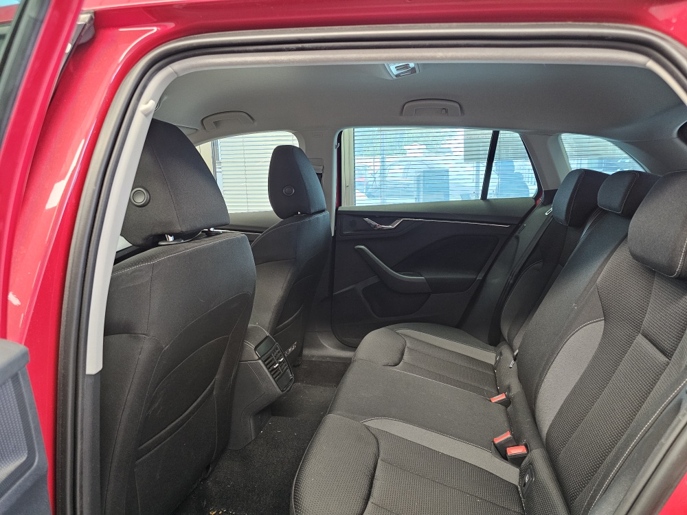 Skoda Scala  bei Hoffmann Automobile in Wolfsburg kaufen und sofort mitnehmen - Bild 4
