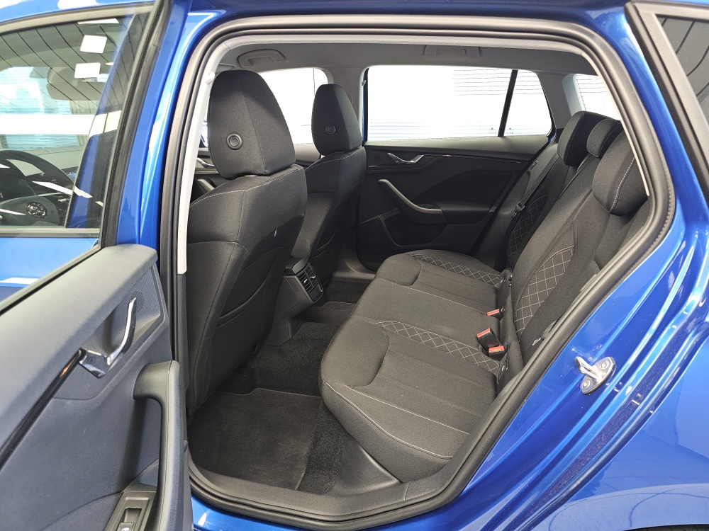 Skoda Scala  bei Hoffmann Automobile in Wolfsburg kaufen und sofort mitnehmen - Bild 4