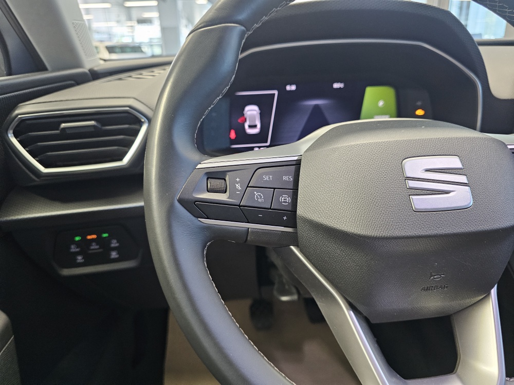 Seat Leon Sportstourer  ST  bei Hoffmann Automobile in Wolfsburg kaufen und sofort mitnehmen - Bild 16