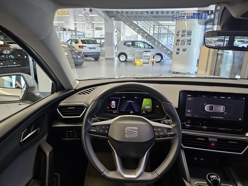 Seat Leon Sportstourer  ST  bei Hoffmann Automobile in Wolfsburg kaufen und sofort mitnehmen - Bild 18