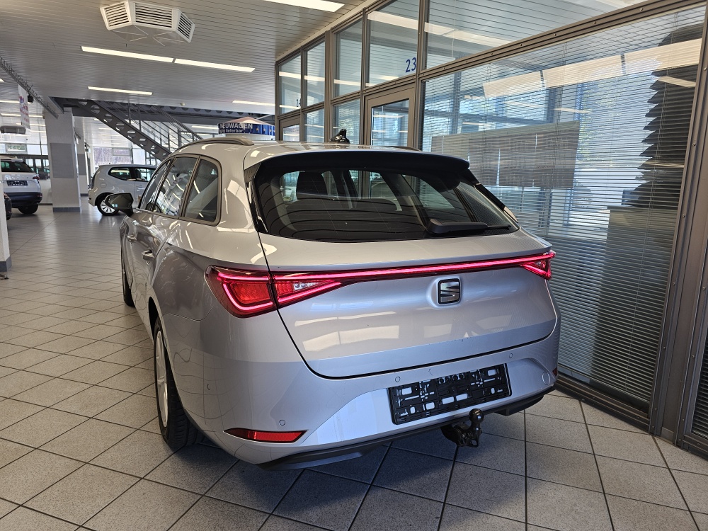 Seat Leon Sportstourer  ST  bei Hoffmann Automobile in Wolfsburg kaufen und sofort mitnehmen - Bild 4