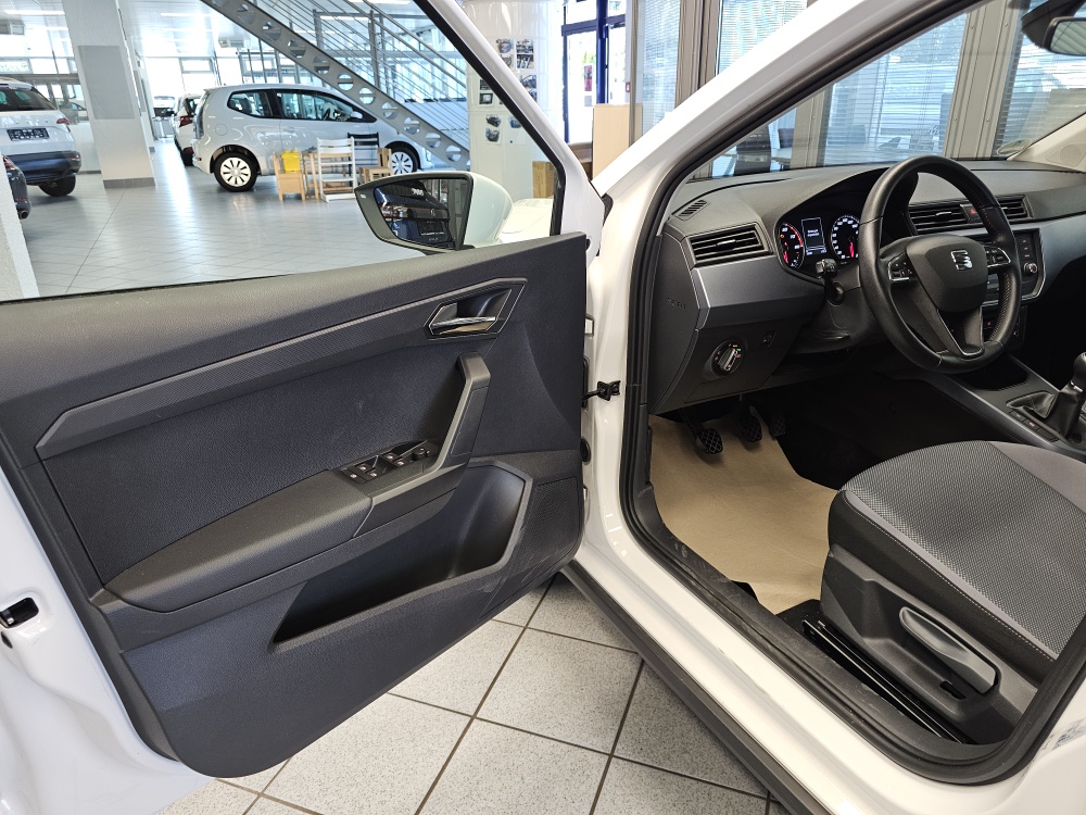 Seat Arona  bei Hoffmann Automobile in Wolfsburg kaufen und sofort mitnehmen - Bild 18