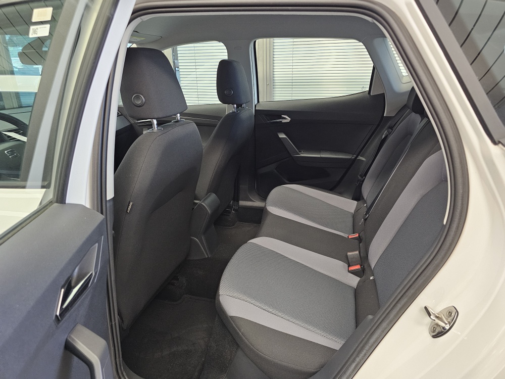 Seat Arona  bei Hoffmann Automobile in Wolfsburg kaufen und sofort mitnehmen - Bild 4