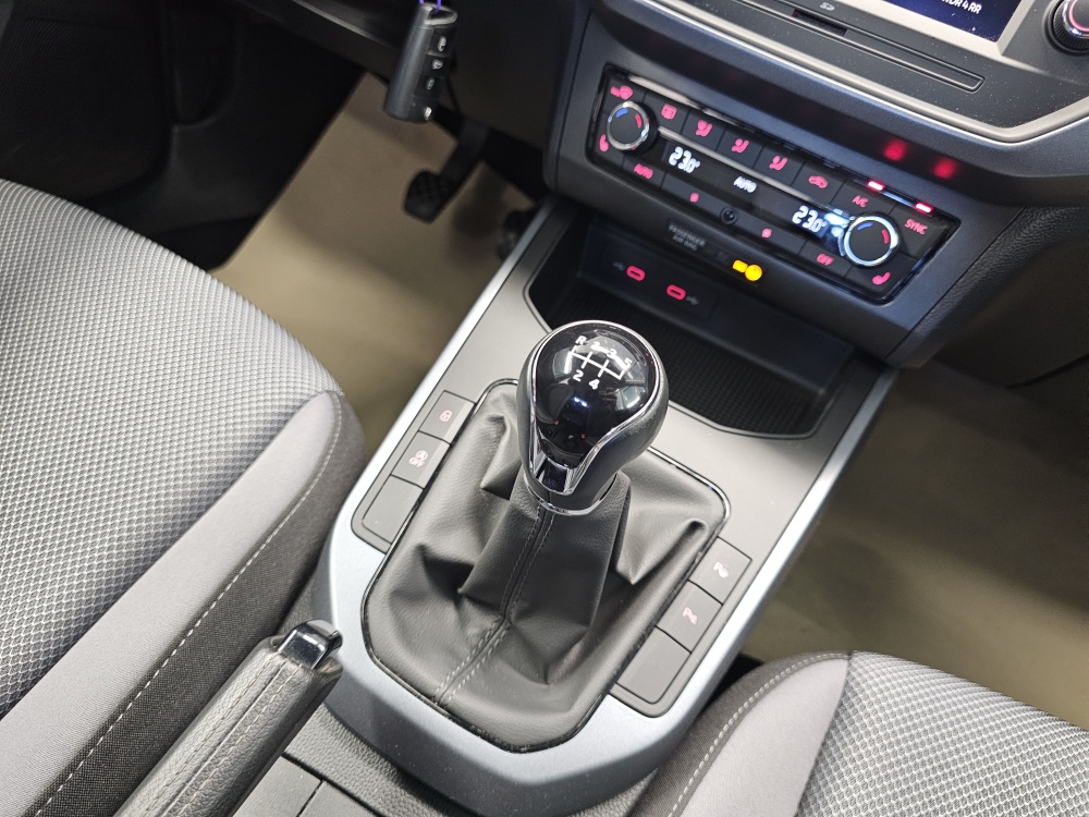 Seat Arona  bei Hoffmann Automobile in Wolfsburg kaufen und sofort mitnehmen - Bild 6