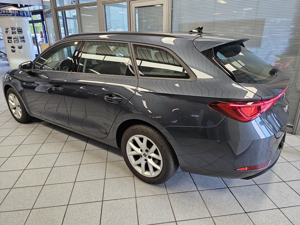 Seat Leon Sportstourer  ST  bei Hoffmann Automobile in Wolfsburg kaufen und sofort mitnehmen - Bild 14
