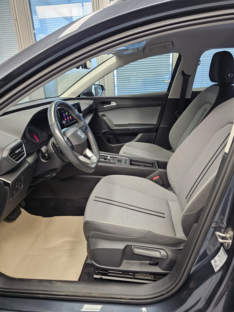 Seat Leon Sportstourer  ST  bei Hoffmann Automobile in Wolfsburg kaufen und sofort mitnehmen - Bild 9
