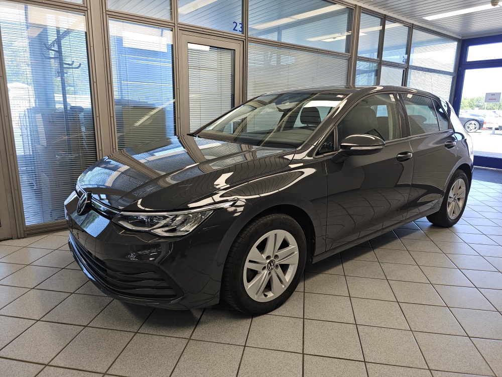 VW Golf Life für nur 18.900,- € bei Hoffmann Automobile in Wolfsburg kaufen und sofort mitnehmen