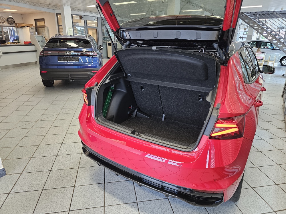 Skoda Fabia  bei Hoffmann Automobile in Wolfsburg kaufen und sofort mitnehmen - Bild 2