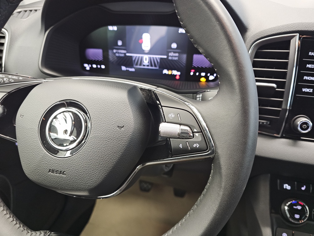 Skoda Karoq  bei Hoffmann Automobile in Wolfsburg kaufen und sofort mitnehmen - Bild 16