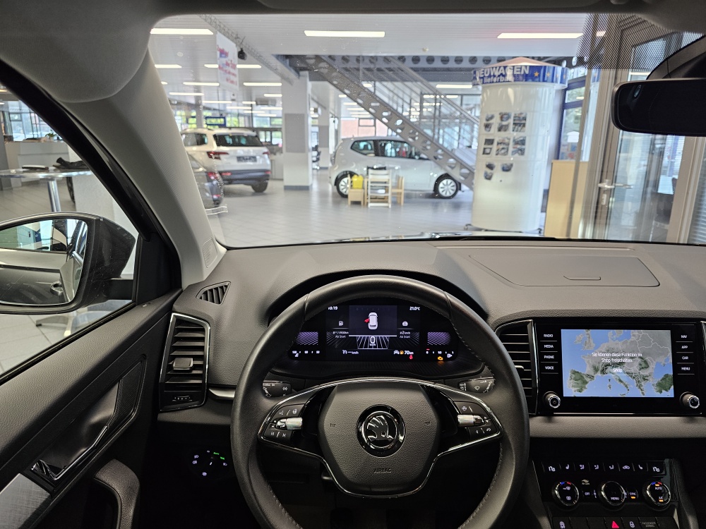 Skoda Karoq  bei Hoffmann Automobile in Wolfsburg kaufen und sofort mitnehmen - Bild 19