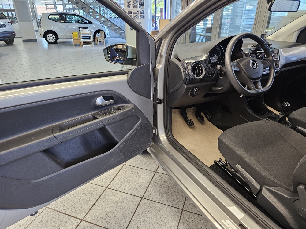 VW up!  bei Hoffmann Automobile in Wolfsburg kaufen und sofort mitnehmen - Bild 13