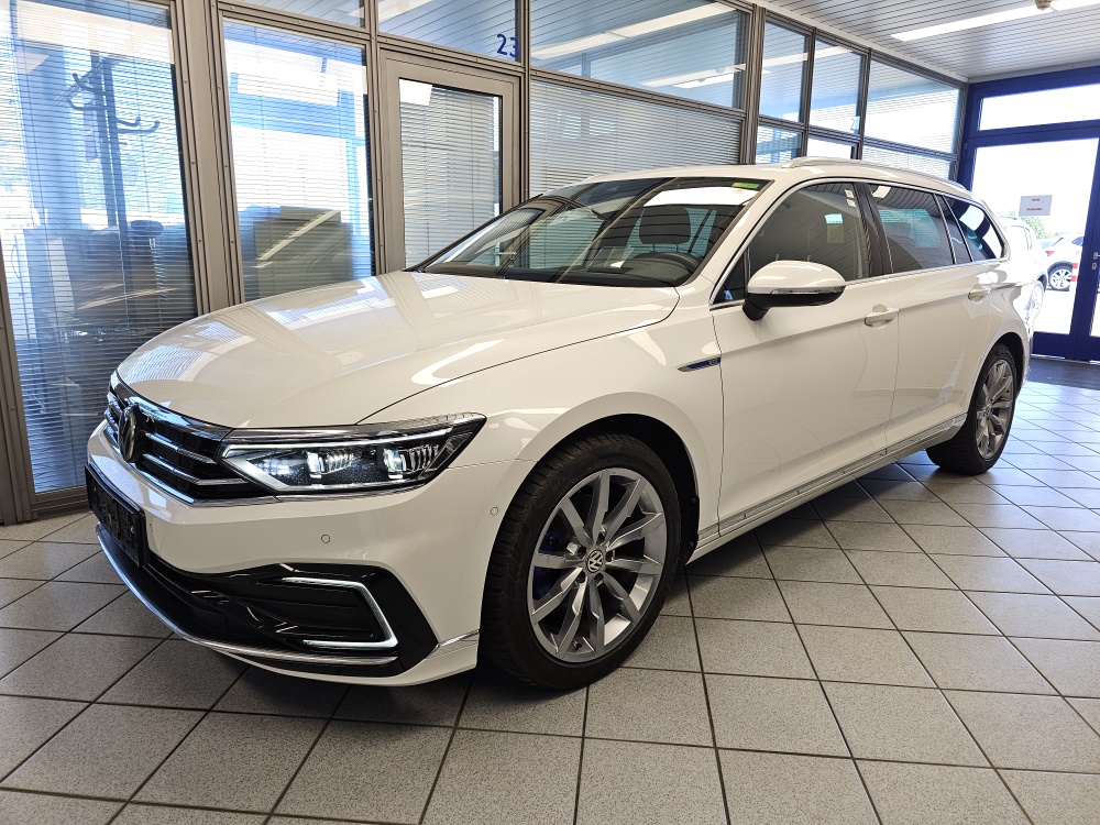 VW Passat Variant  bei Hoffmann Automobile in Wolfsburg kaufen und sofort mitnehmen - Bild 1