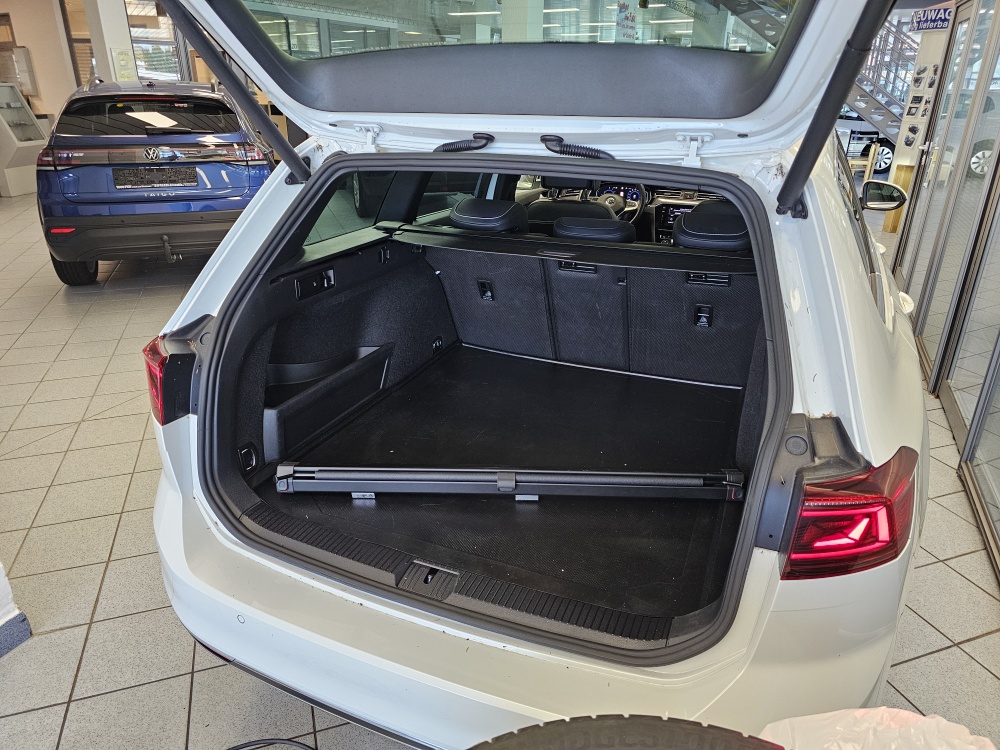 VW Passat Variant  bei Hoffmann Automobile in Wolfsburg kaufen und sofort mitnehmen - Bild 2