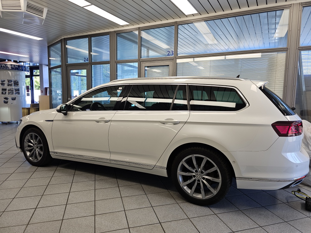VW Passat Variant  bei Hoffmann Automobile in Wolfsburg kaufen und sofort mitnehmen - Bild 25