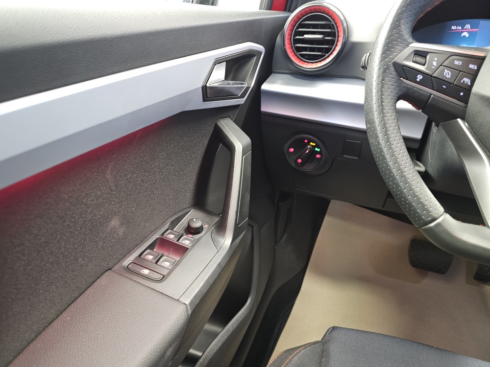 Seat Arona  bei Hoffmann Automobile in Wolfsburg kaufen und sofort mitnehmen - Bild 16