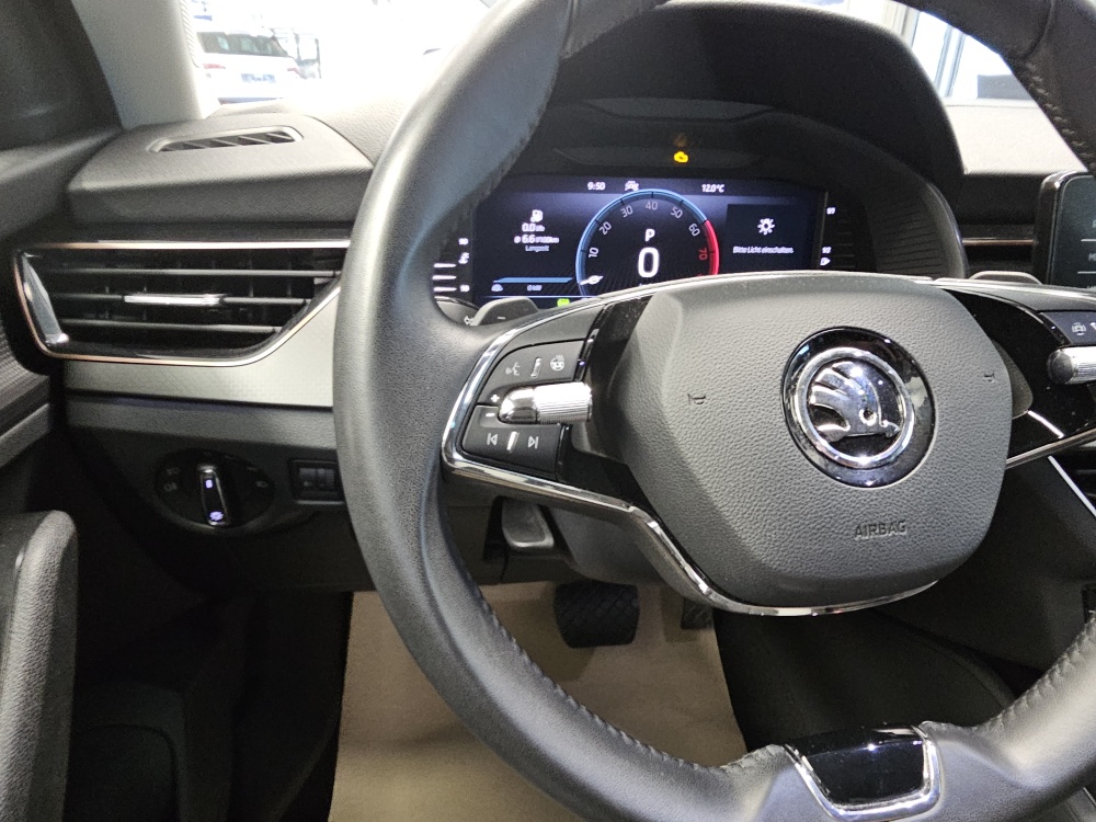 Skoda Scala  bei Hoffmann Automobile in Wolfsburg kaufen und sofort mitnehmen - Bild 15