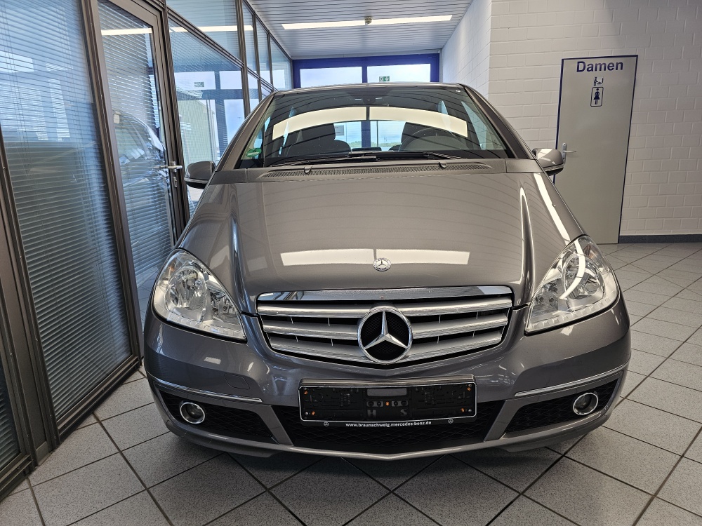 Mercedes-Benz A 180  bei Hoffmann Automobile in Wolfsburg kaufen und sofort mitnehmen - Bild 18