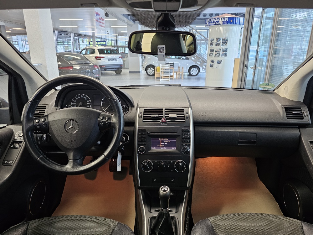 Mercedes-Benz A 180  bei Hoffmann Automobile in Wolfsburg kaufen und sofort mitnehmen - Bild 5