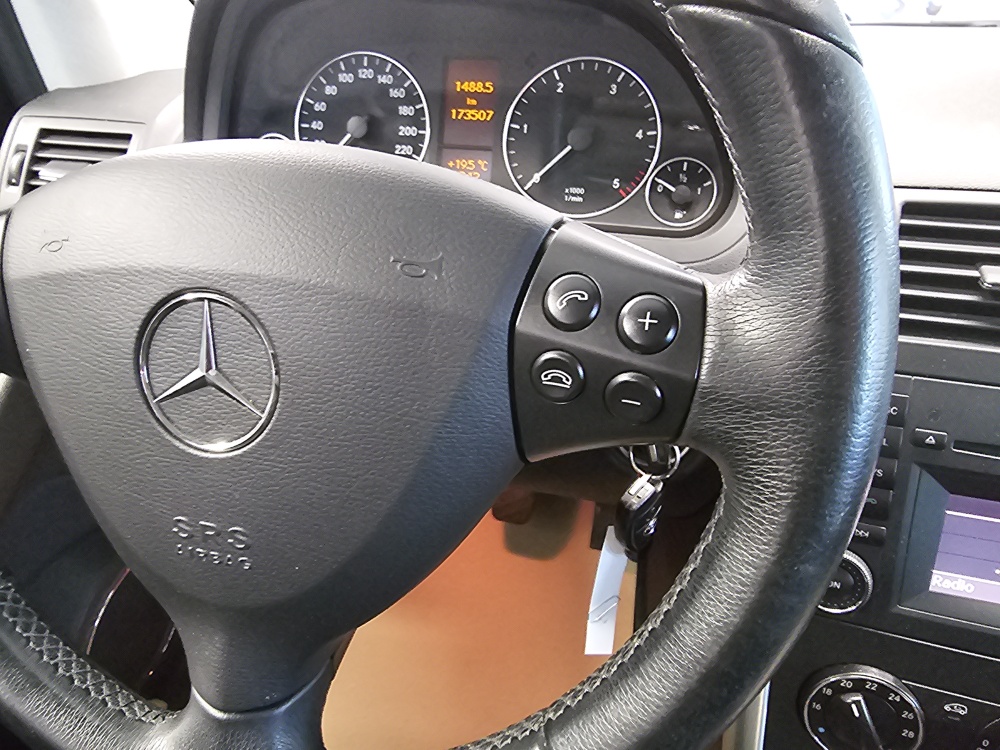 Mercedes-Benz A 180  bei Hoffmann Automobile in Wolfsburg kaufen und sofort mitnehmen - Bild 9