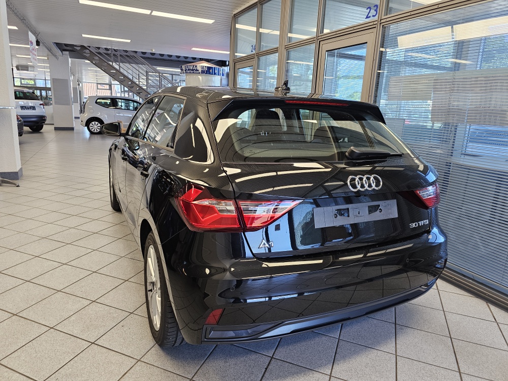 Audi A1 Sportback  bei Hoffmann Automobile in Wolfsburg kaufen und sofort mitnehmen - Bild 3