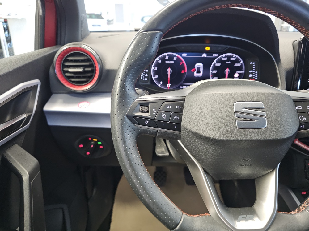 Seat Arona  bei Hoffmann Automobile in Wolfsburg kaufen und sofort mitnehmen - Bild 17