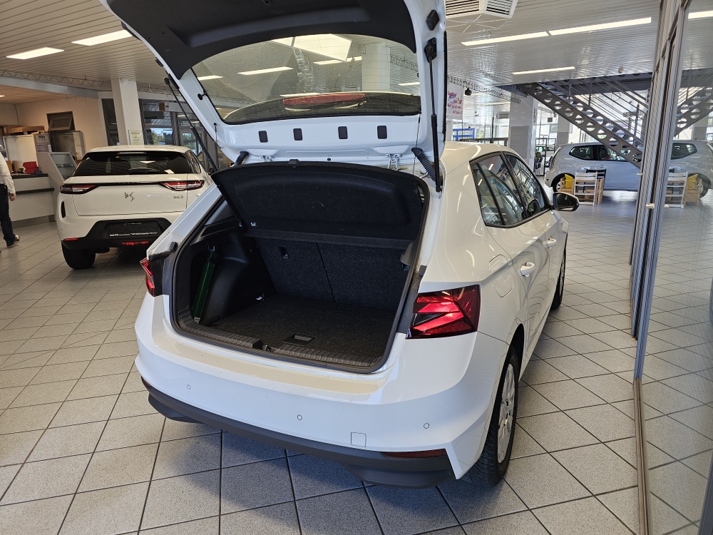 Skoda Fabia  bei Hoffmann Automobile in Wolfsburg kaufen und sofort mitnehmen - Bild 2