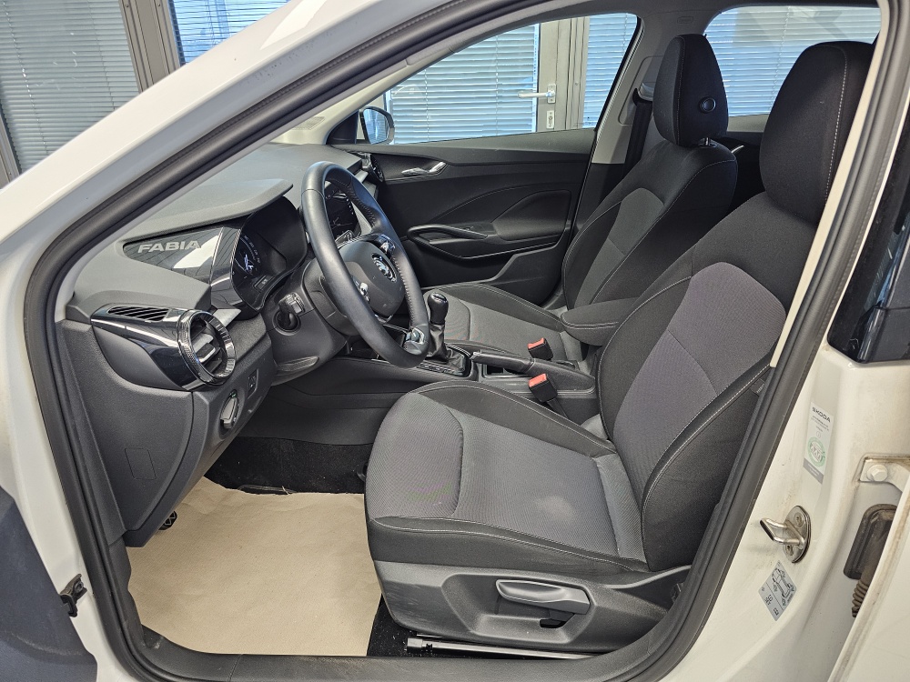 Skoda Fabia  bei Hoffmann Automobile in Wolfsburg kaufen und sofort mitnehmen - Bild 21