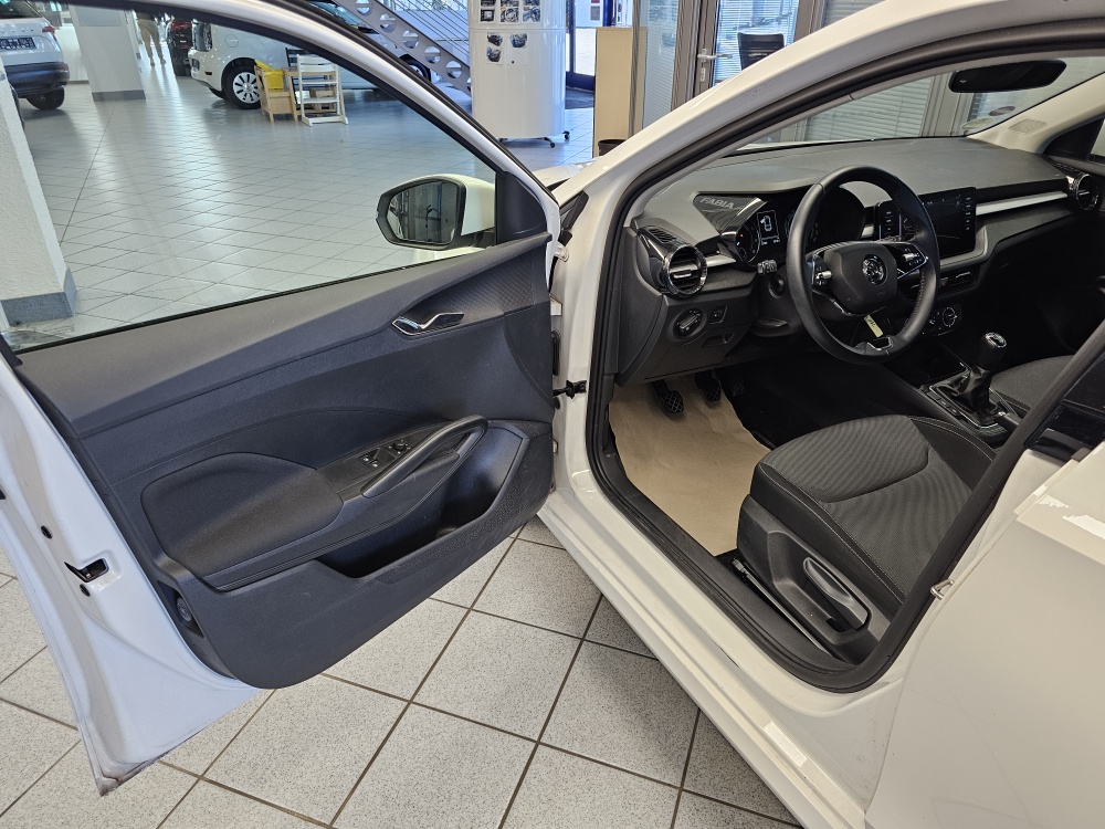Skoda Fabia  bei Hoffmann Automobile in Wolfsburg kaufen und sofort mitnehmen - Bild 22