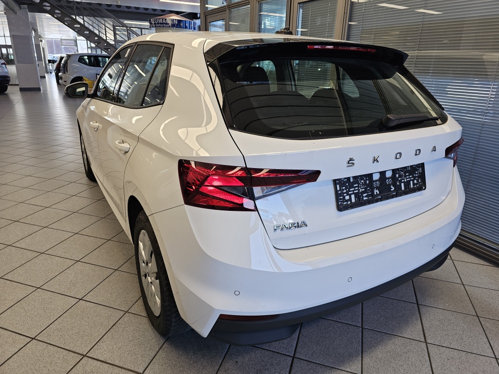 Skoda Fabia  bei Hoffmann Automobile in Wolfsburg kaufen und sofort mitnehmen - Bild 3