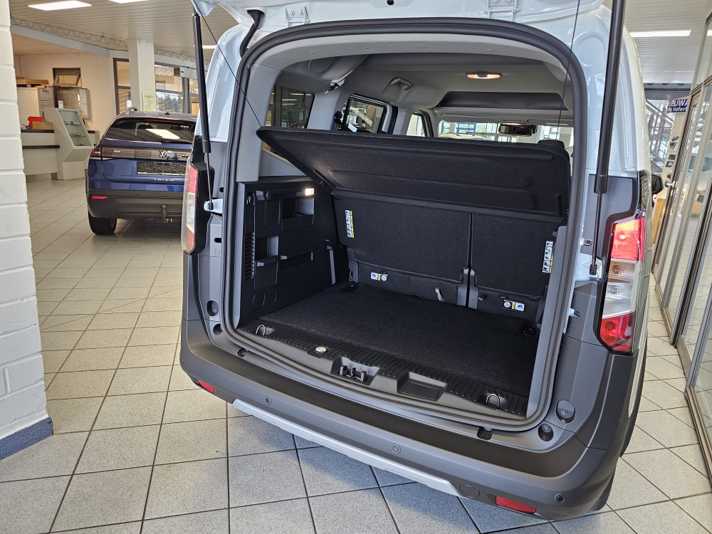 Ford Tourneo Courier  bei Hoffmann Automobile in Wolfsburg kaufen und sofort mitnehmen - Bild 2