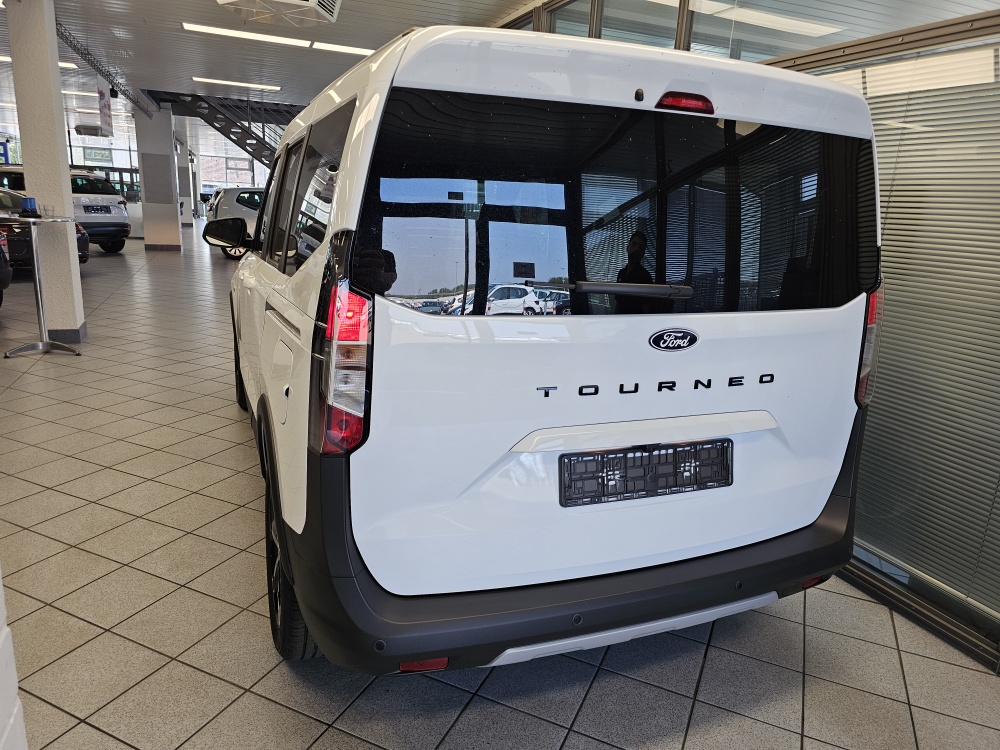 Ford Tourneo Courier  bei Hoffmann Automobile in Wolfsburg kaufen und sofort mitnehmen - Bild 3