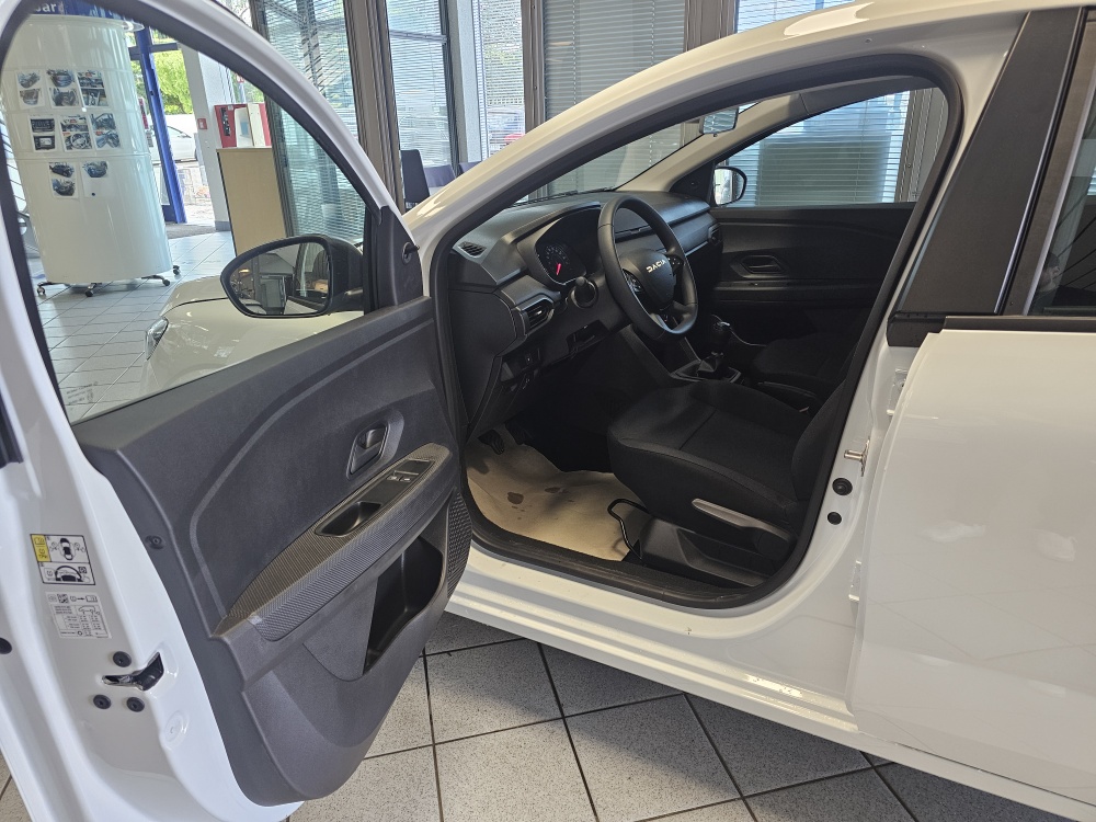 Dacia Sandero  bei Hoffmann Automobile in Wolfsburg kaufen und sofort mitnehmen - Bild 12