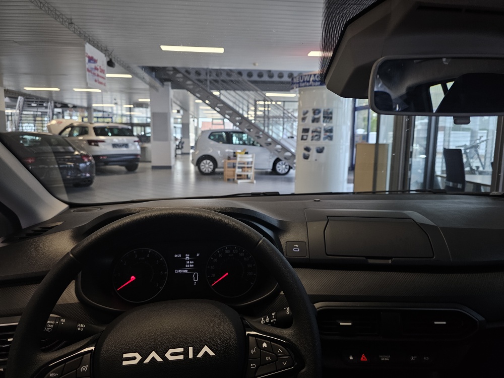 Dacia Sandero  bei Hoffmann Automobile in Wolfsburg kaufen und sofort mitnehmen - Bild 9