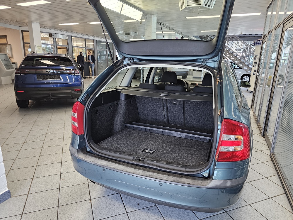 Skoda Octavia Combi  bei Hoffmann Automobile in Wolfsburg kaufen und sofort mitnehmen - Bild 2