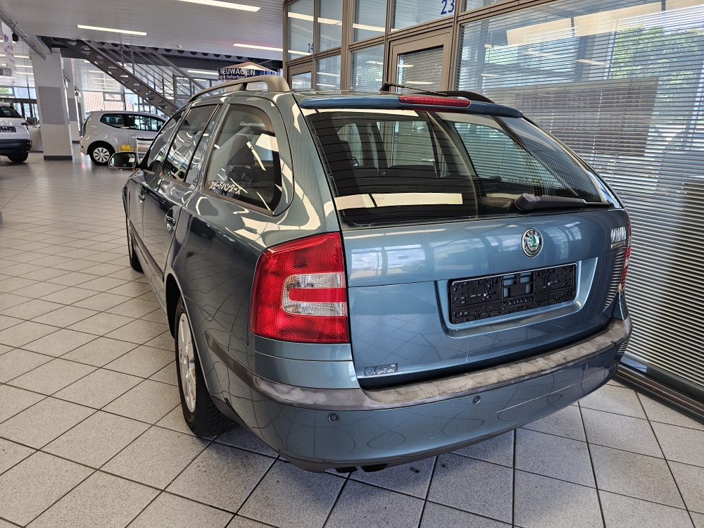 Skoda Octavia Combi  bei Hoffmann Automobile in Wolfsburg kaufen und sofort mitnehmen - Bild 3