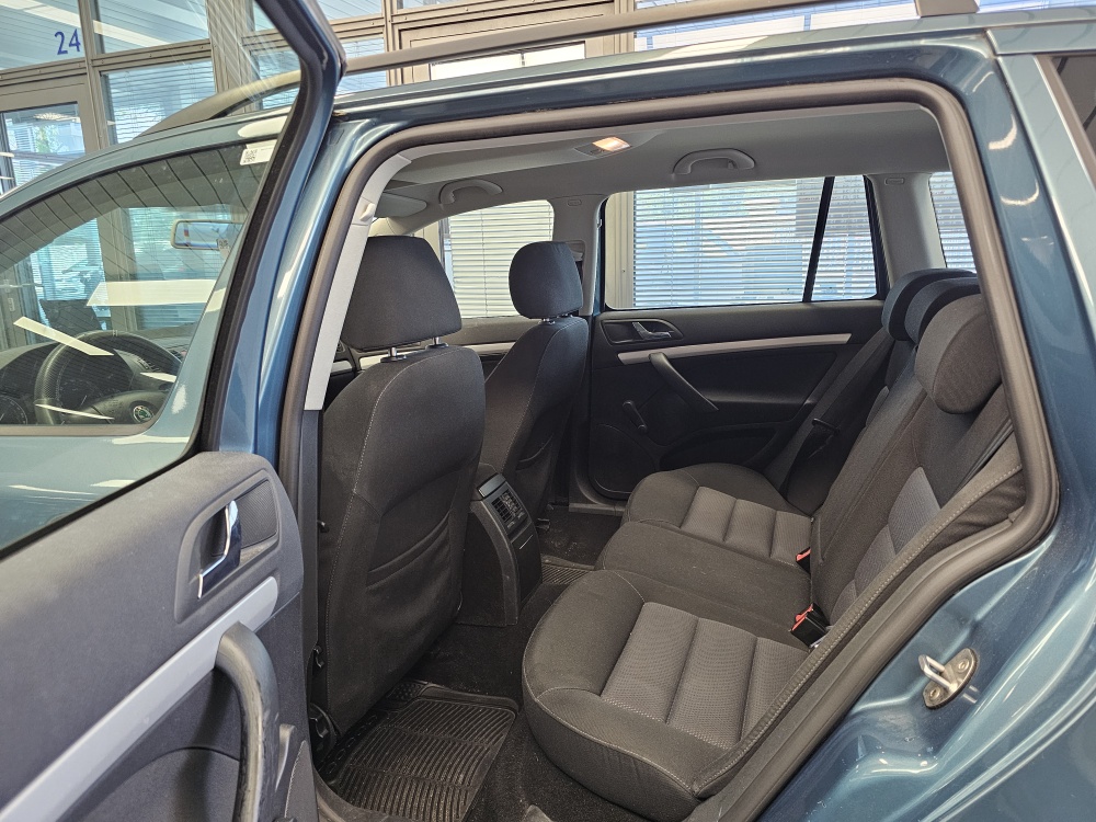 Skoda Octavia Combi  bei Hoffmann Automobile in Wolfsburg kaufen und sofort mitnehmen - Bild 4