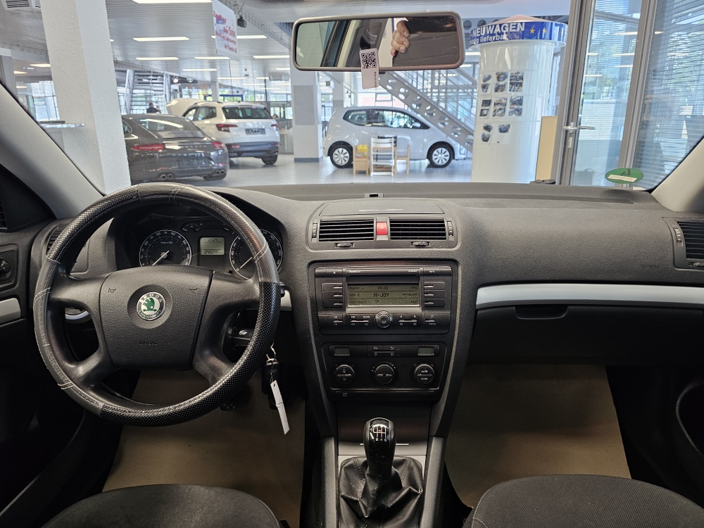 Skoda Octavia Combi  bei Hoffmann Automobile in Wolfsburg kaufen und sofort mitnehmen - Bild 5