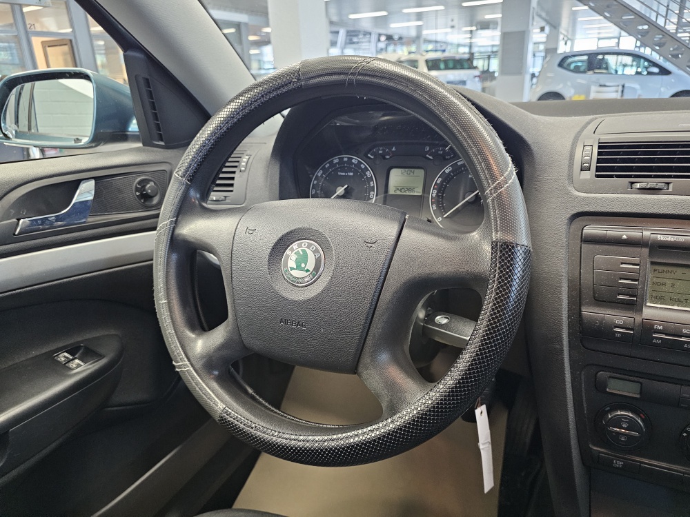 Skoda Octavia Combi  bei Hoffmann Automobile in Wolfsburg kaufen und sofort mitnehmen - Bild 8