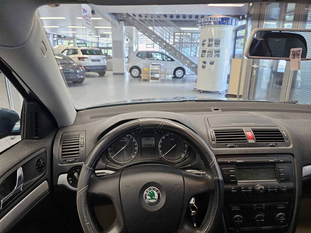 Skoda Octavia Combi  bei Hoffmann Automobile in Wolfsburg kaufen und sofort mitnehmen - Bild 9