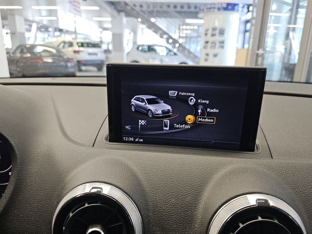 Audi A3 Sportback  bei Hoffmann Automobile in Wolfsburg kaufen und sofort mitnehmen - Bild 8
