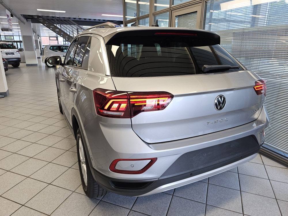 VW T-Roc  bei Hoffmann Automobile in Wolfsburg kaufen und sofort mitnehmen - Bild 3