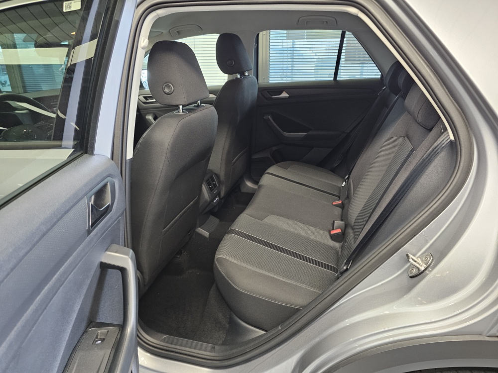 VW T-Roc  bei Hoffmann Automobile in Wolfsburg kaufen und sofort mitnehmen - Bild 4