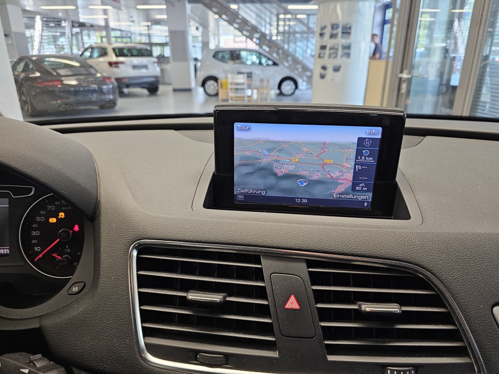 Audi Q3  bei Hoffmann Automobile in Wolfsburg kaufen und sofort mitnehmen - Bild 9