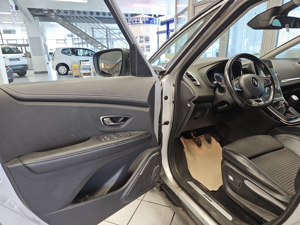 Renault Scenic  bei Hoffmann Automobile in Wolfsburg kaufen und sofort mitnehmen - Bild 23
