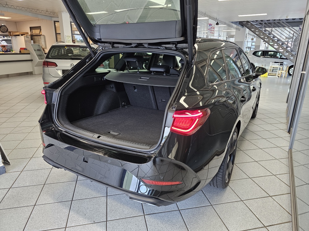 Cupra Leon Sportstourer  bei Hoffmann Automobile in Wolfsburg kaufen und sofort mitnehmen - Bild 2