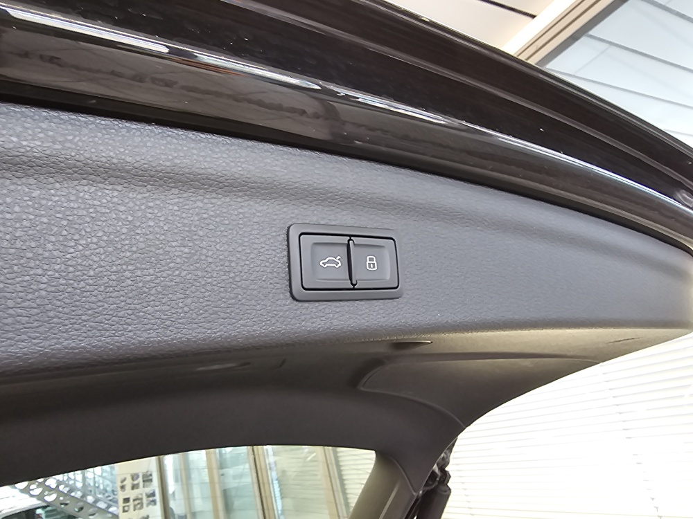 Audi Q3  bei Hoffmann Automobile in Wolfsburg kaufen und sofort mitnehmen - Bild 5